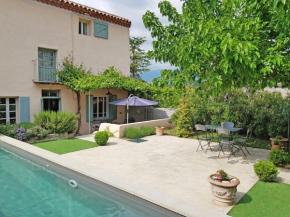 Characteristic country house with private pool and views of the Mont Ventoux
